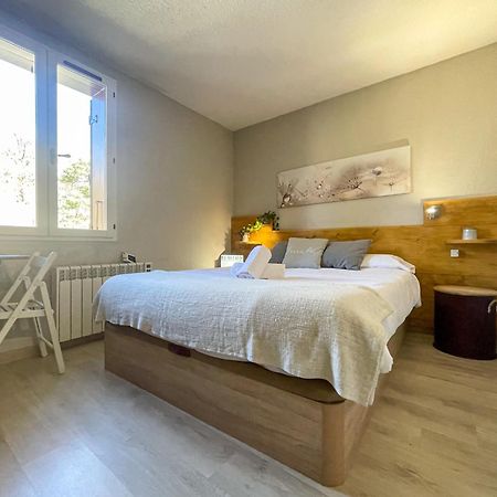 Apartamento Ideal Para Parejas En Enveitg Exteriör bild