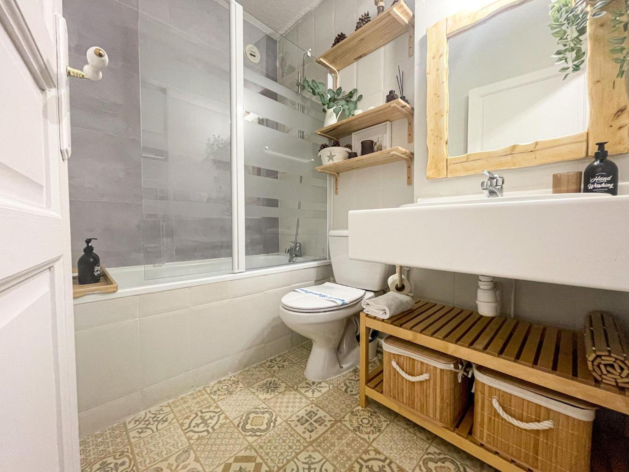 Apartamento Ideal Para Parejas En Enveitg Exteriör bild
