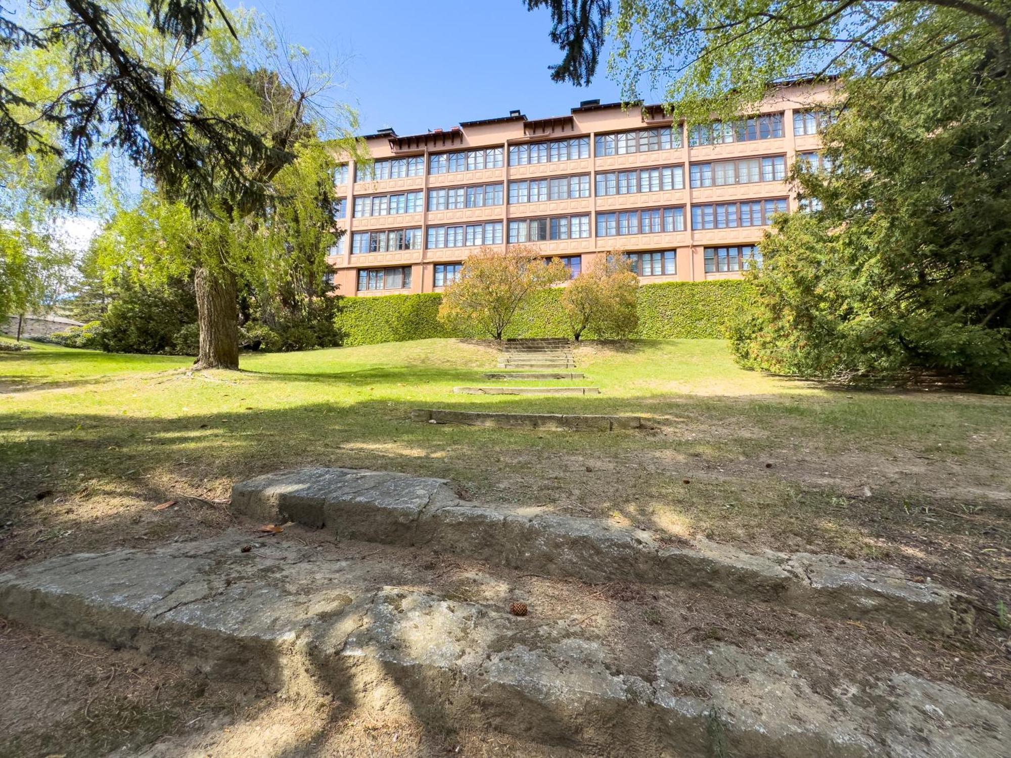 Apartamento Ideal Para Parejas En Enveitg Exteriör bild