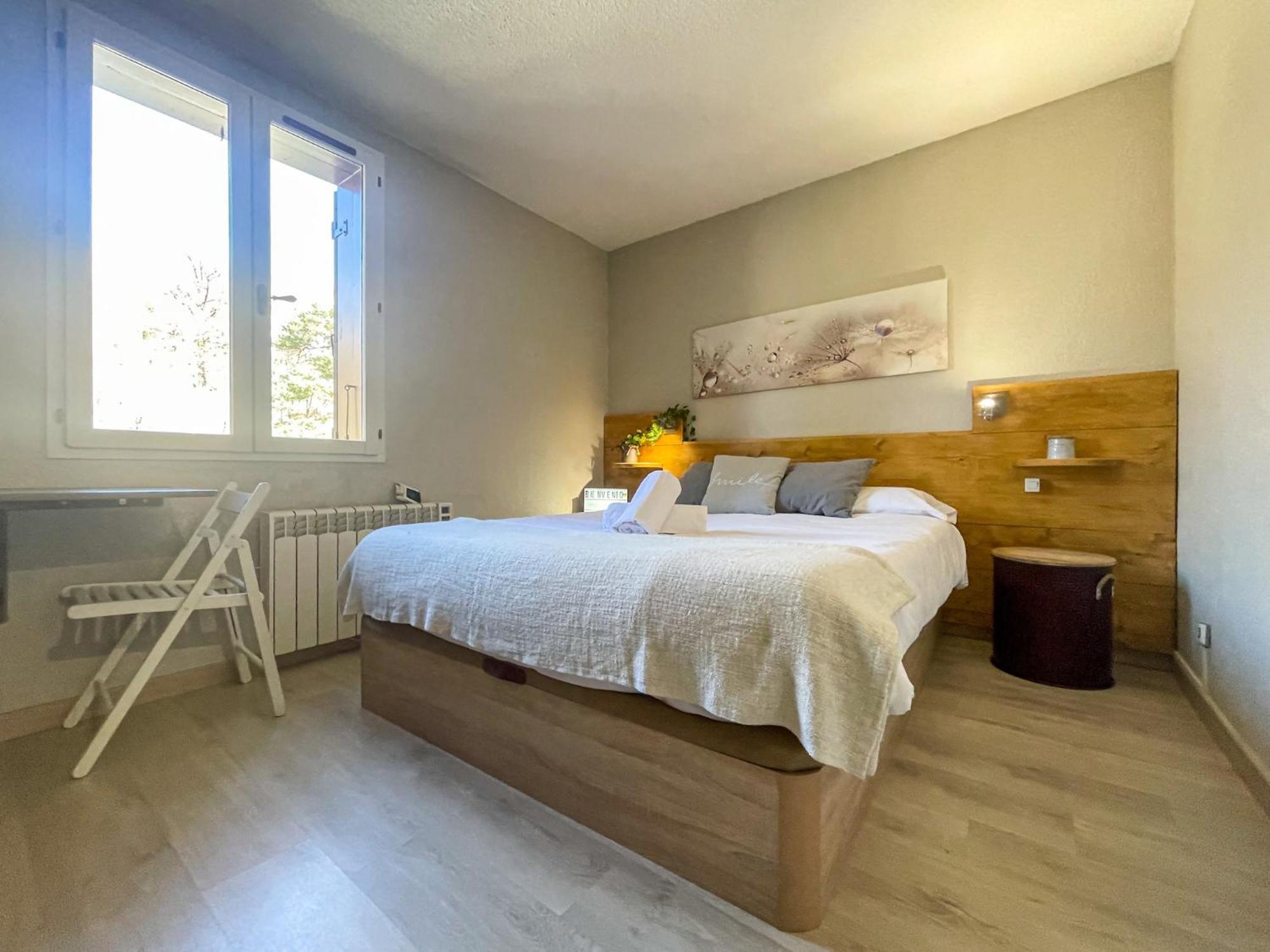 Apartamento Ideal Para Parejas En Enveitg Exteriör bild