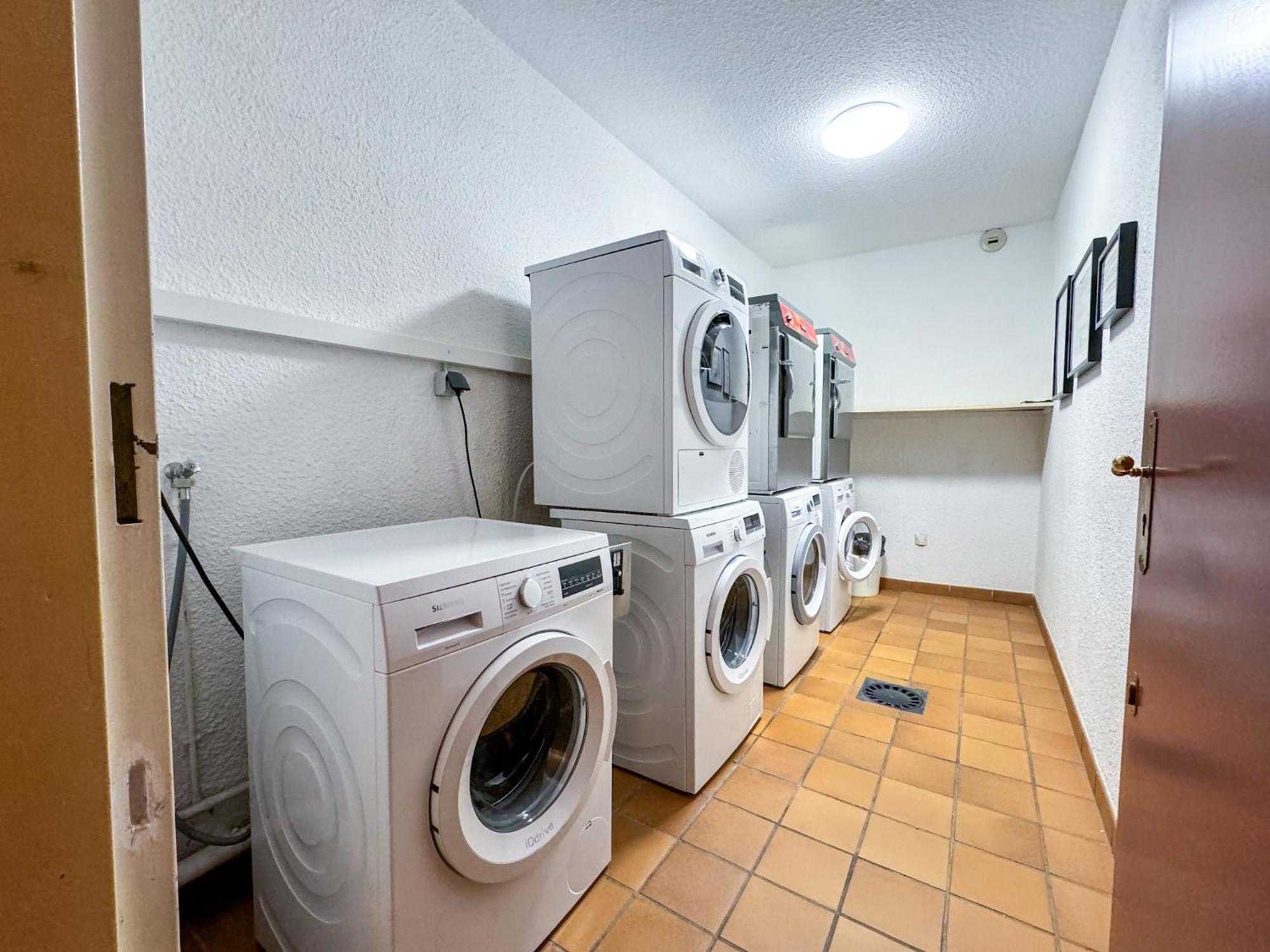 Apartamento Ideal Para Parejas En Enveitg Exteriör bild